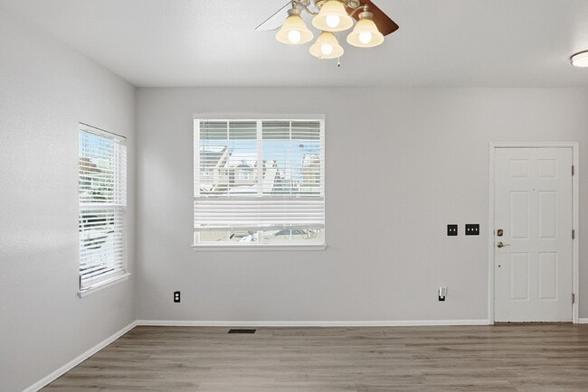Foto del edificio - $2,340.95 with $300 off the first month's rent- 3 Bedrooms, 2.2 Bathrooms, Single Family Home in ...