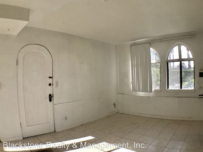 Building Photo - 6205 Temple Hill Dr