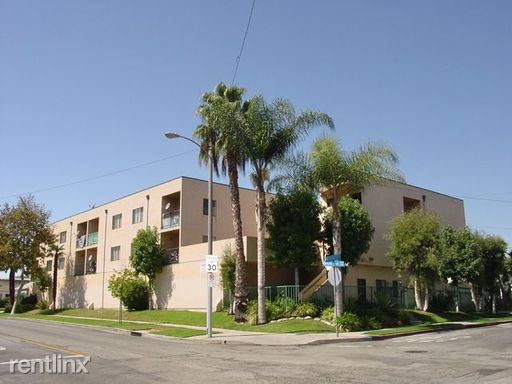 Building Photo - 955 E Hyde Park Blvd