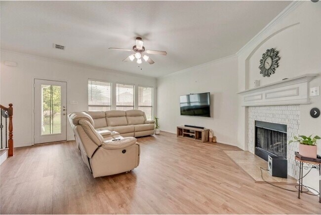 Foto del edificio - 15704 Ringdove Ct