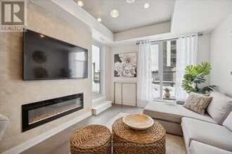 Building Photo - 705 Davis Dr