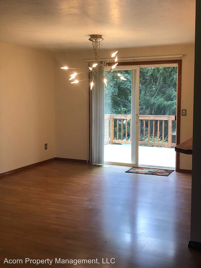 Building Photo - 4 br, 3 bath House - 446 NW Yonia Ct.