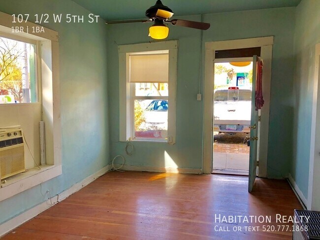 Foto del edificio - 107 1/2 W 5th St-