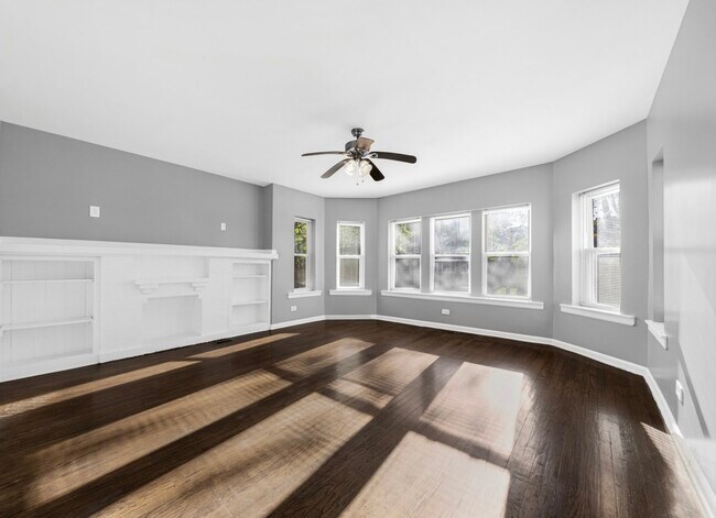 Building Photo - 8054 S Drexel Ave