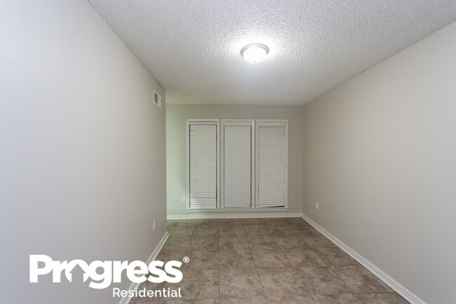 Building Photo - 7123 Hillshire Dr