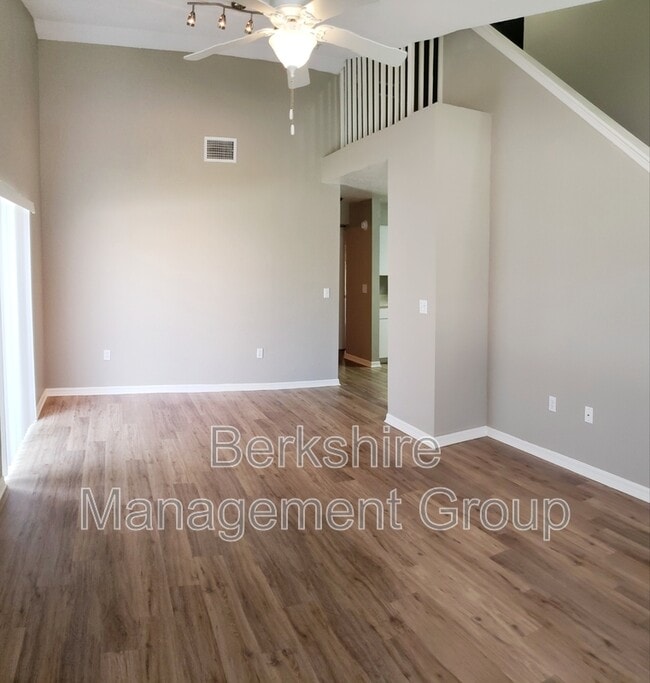 Building Photo - 1122 Pogonia Dr