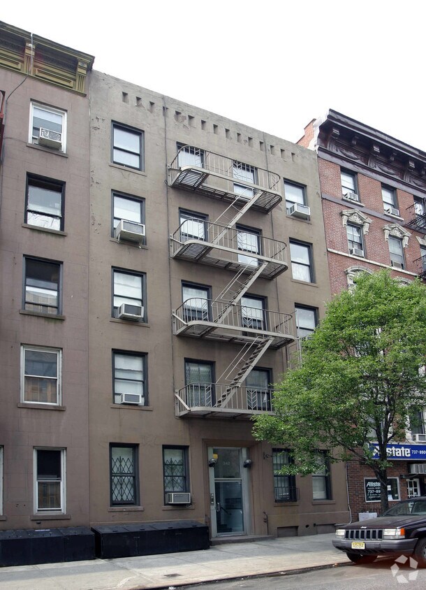 Foto principal - 342 E 65th St