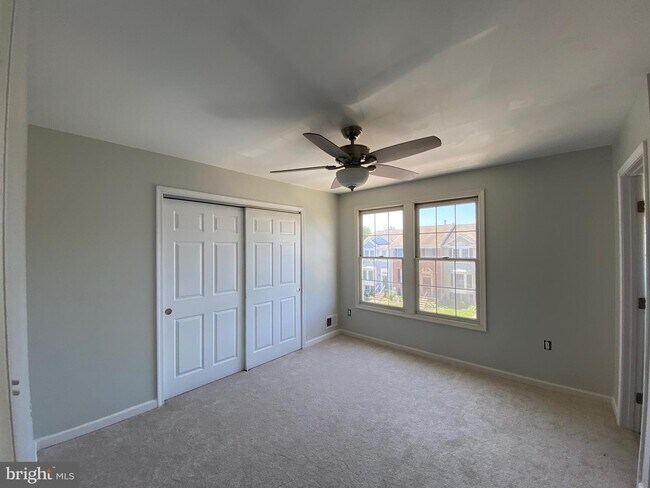 Building Photo - 2475 Warm Spring Way