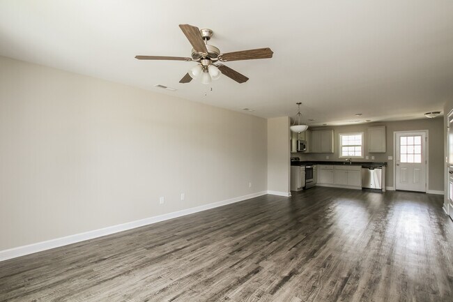 Foto del edificio - 134 Rowan Street S, Granite Quarry, NC