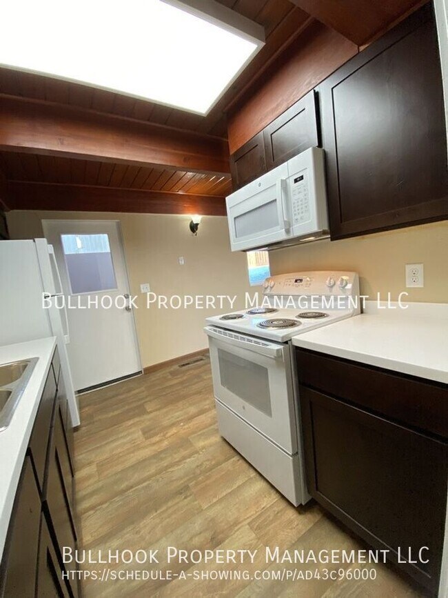 Foto del edificio - 623 13th St W