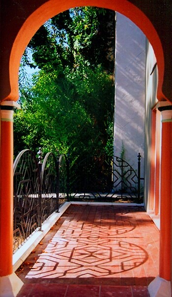 Foto del edificio - 2268 N Beachwood Dr