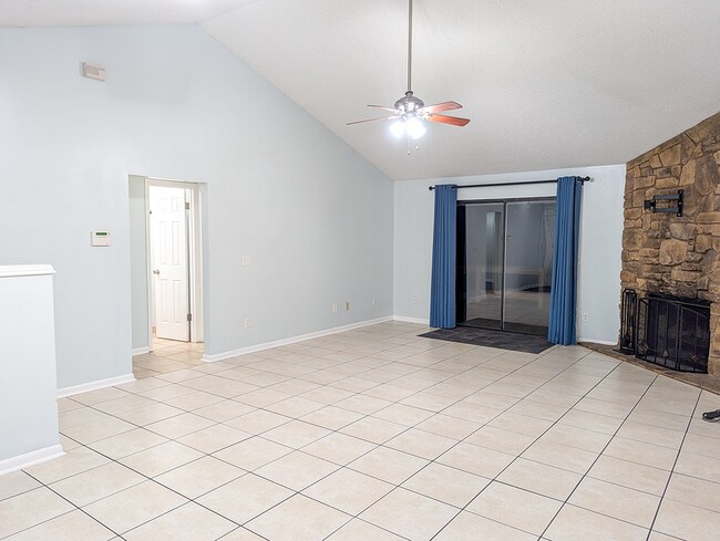 Building Photo - 10454 Arrowhead Dr