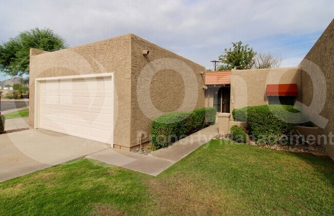 Foto del edificio - 8412 E Malcomb Dr