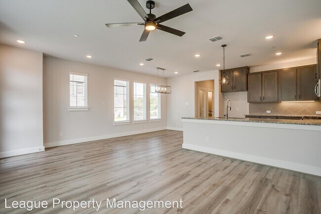 Foto del edificio - 3 br, 2 bath House - 7561 Reis Ln