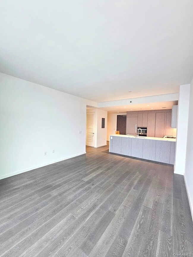 Building Photo - 133-36 37th Ave