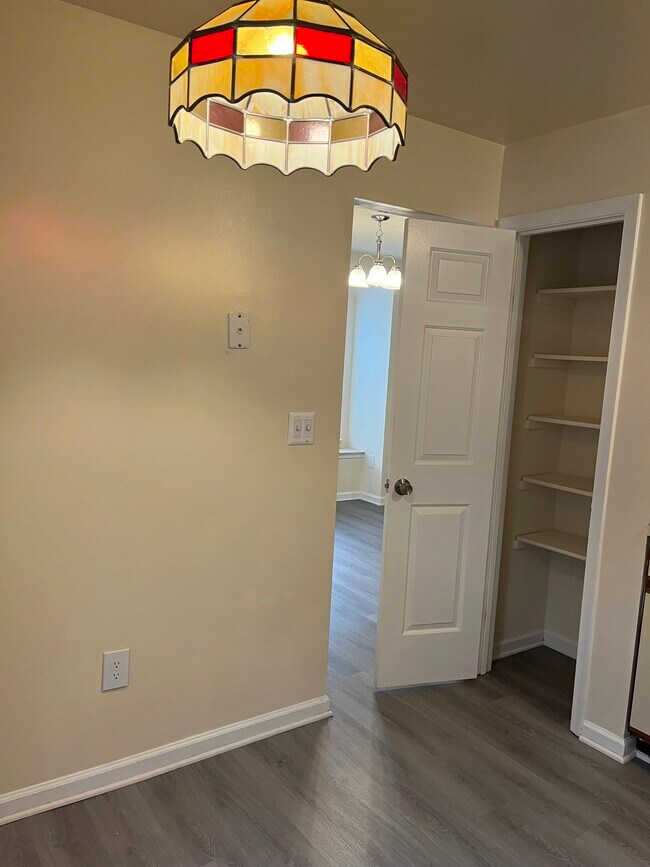 Foto del edificio - 1403 Ivywood Rd
