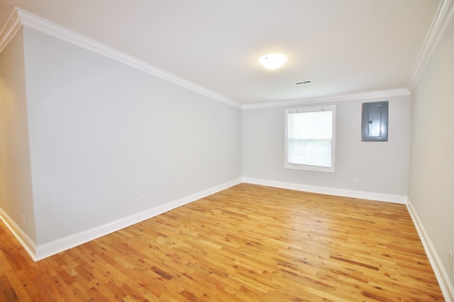 Building Photo - 1711 Villa Pl
