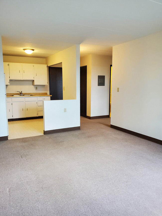 Building Photo - Deering Manor - Section 8: 62+ ,Handicapped,