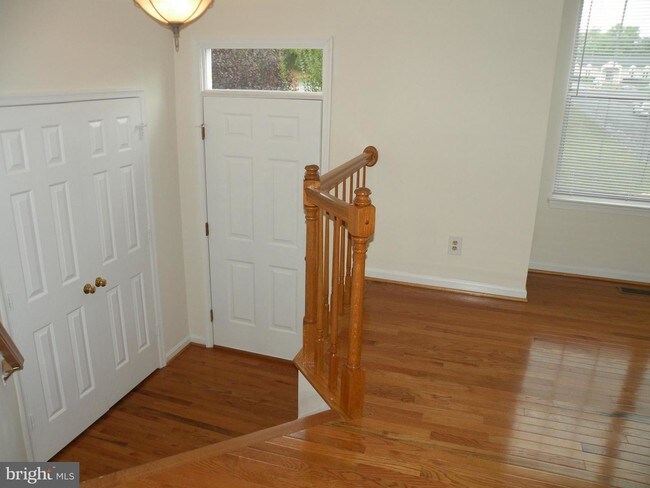 Building Photo - 400 Club House Rd
