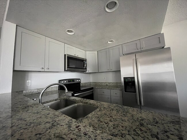 Foto del edificio - 670 Winona Ct