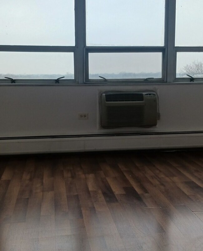 Foto del edificio - 8801 W Golf Rd