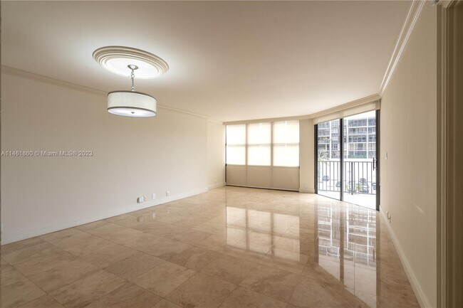 Building Photo - 1901 Brickell Ave