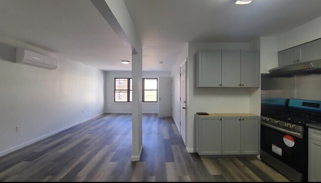 Building Photo - 150 New York Ave