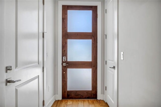 Foto del edificio - 6808 Cruz St