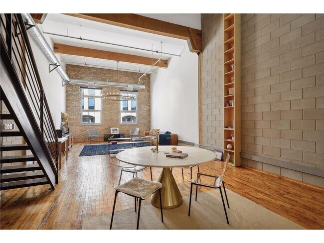 Building Photo - 801 N Washington Ave