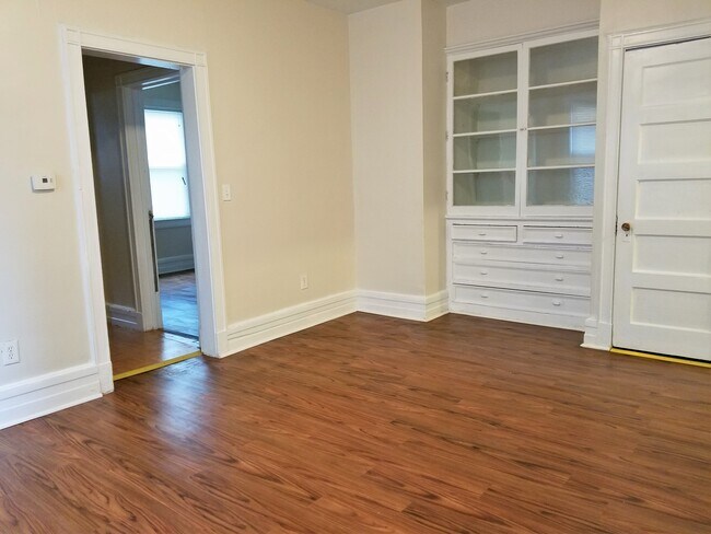 Building Photo - 380 Bond St