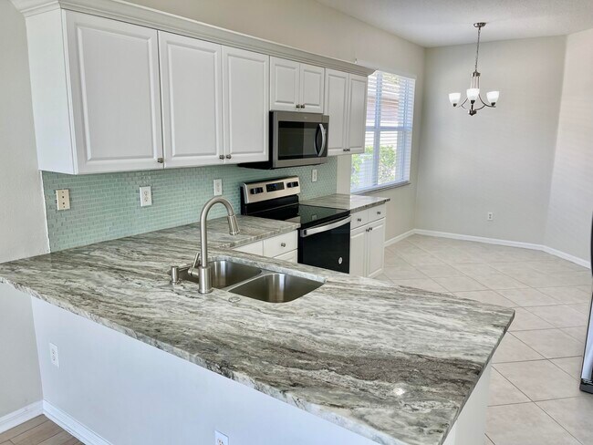 Building Photo - 10419 SW Southgate Ct