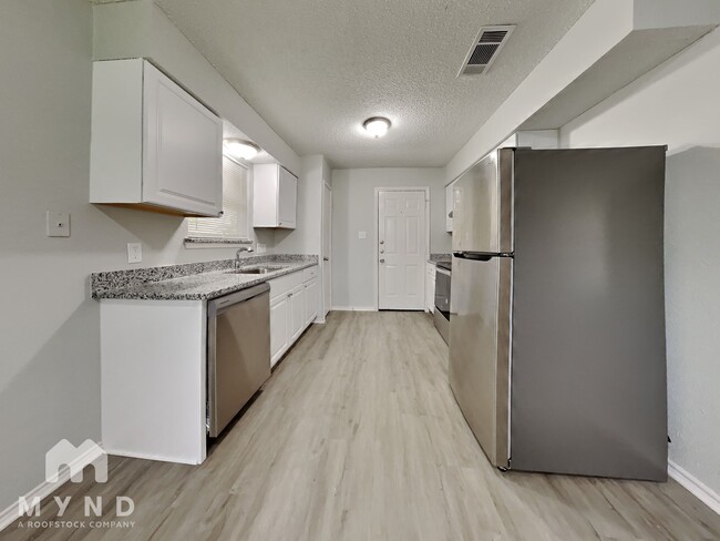 Foto del edificio - 913 Duff Ct