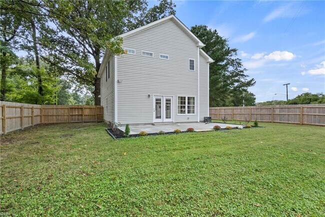 Building Photo - 214 Doyle Way