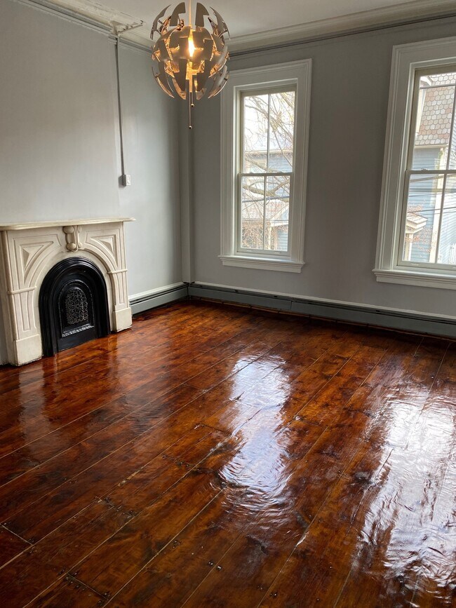 Building Photo - 1 Catherine St