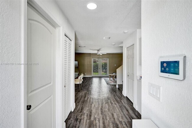 Building Photo - 1359 Sussex Dr