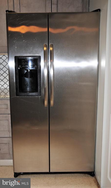 Foto del edificio - 2412 E Rosecroft Village Cir