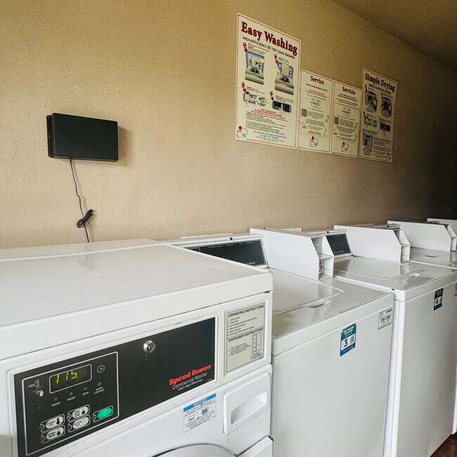 Pine Shadows Duplex Apartments Apartments in Silsbee, TX