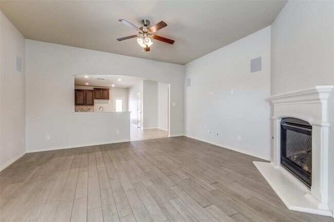 Foto del edificio - 5244 Canfield Ln
