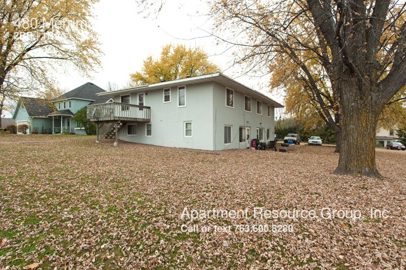 Building Photo - 480 Merriman Dr