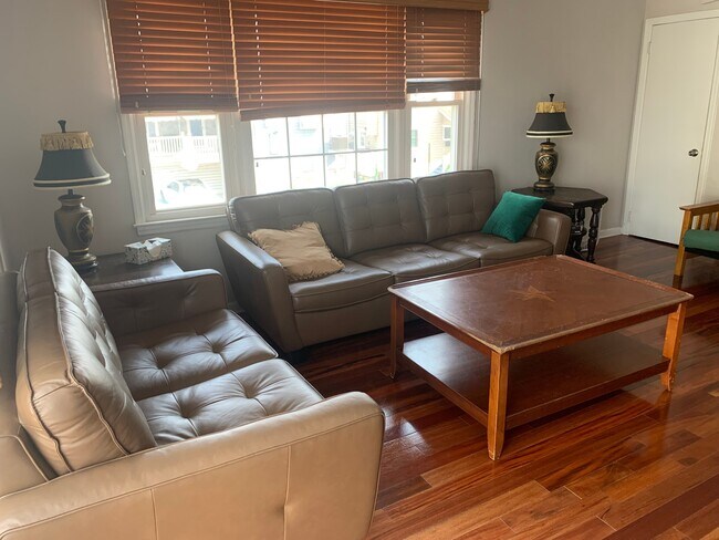 Foto del edificio - 5403 Edgewater Ave