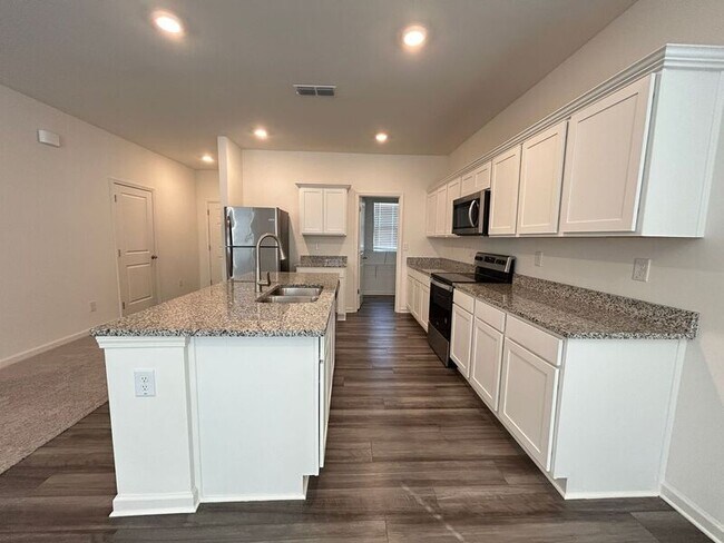 Foto del edificio - 34 Meriwether Dr