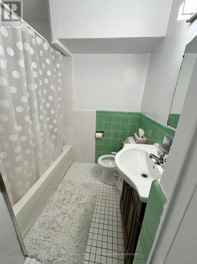 Photo du bâtiment - 6 Meadowbrook Rd