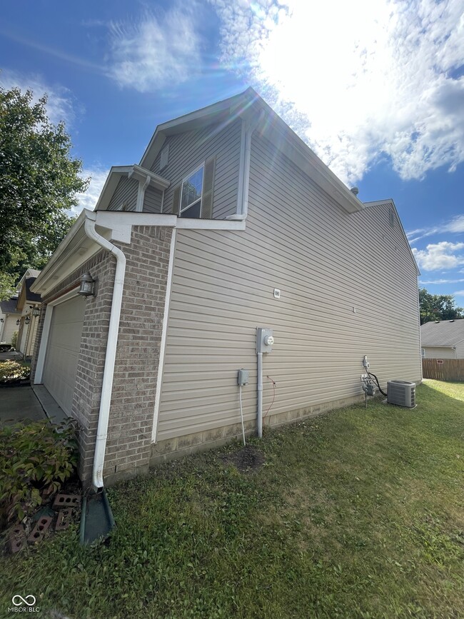 Building Photo - 10815 Cedar Pine Dr