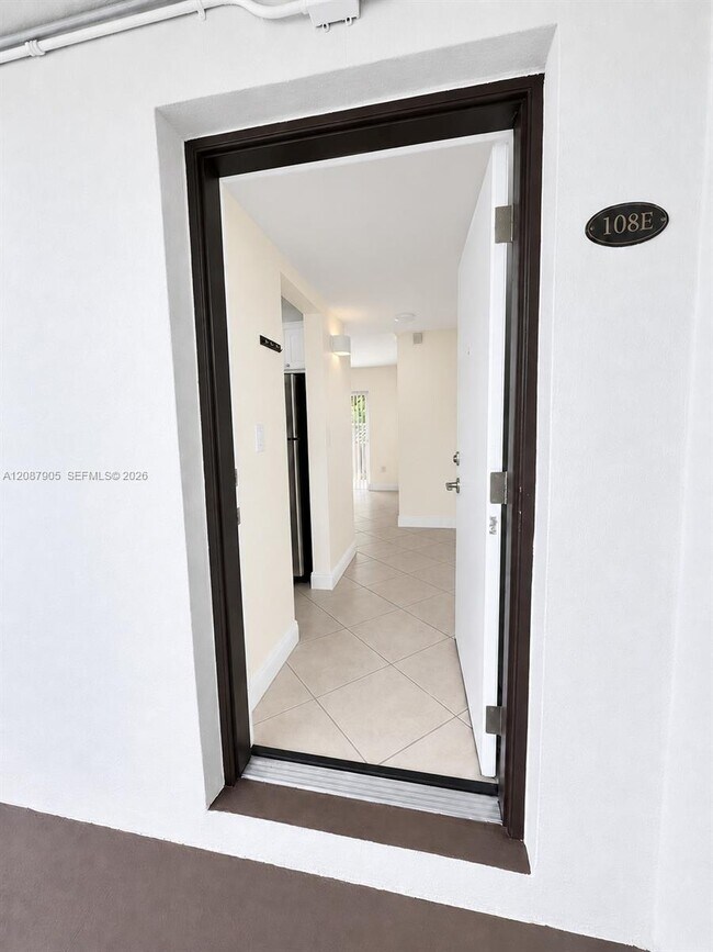 Foto del edificio - 8475 SW 94th St