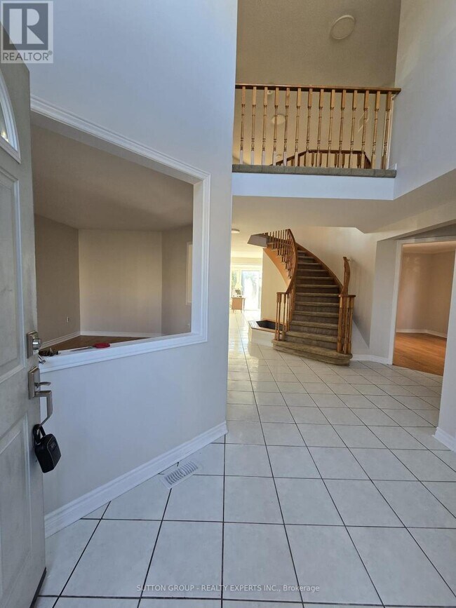 Photo du bâtiment - 135 Moffatt Ave