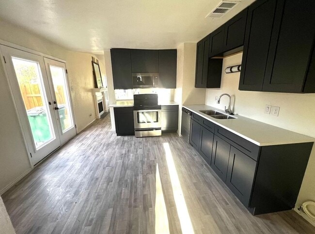 Building Photo - 1403 Churing Dr