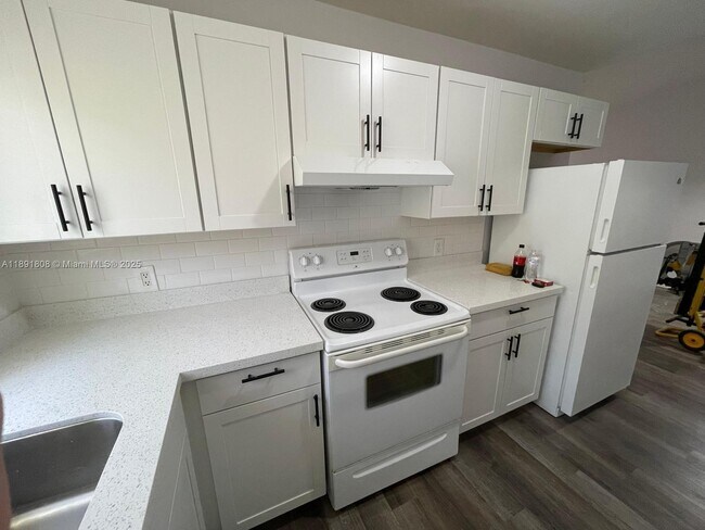 Foto del edificio - 5040 Sanctuary Way