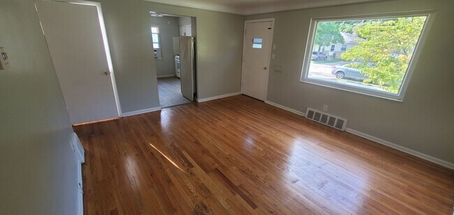 Foto del edificio - Move in ready!