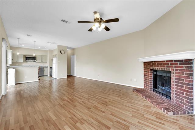 Foto del edificio - 3917 Pickett Pl Dr