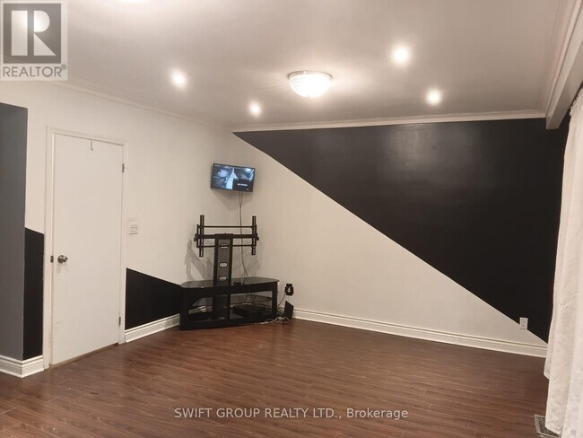 Building Photo - 8 Heatherglen Rd